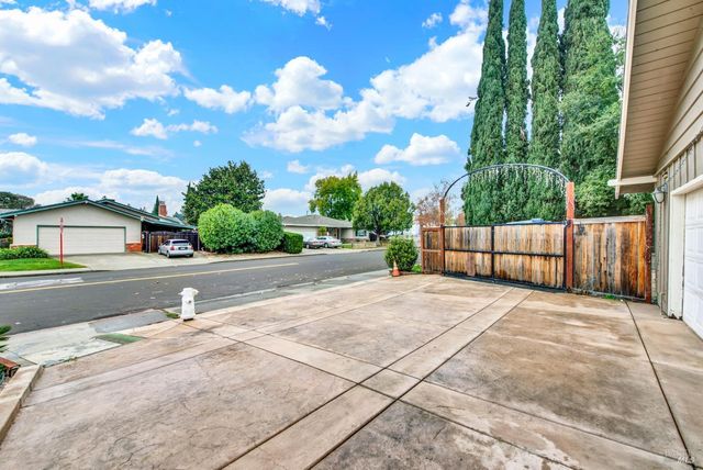 2630 Owens St, Fairfield, CA 94534