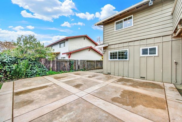 2630 Owens St, Fairfield, CA 94534