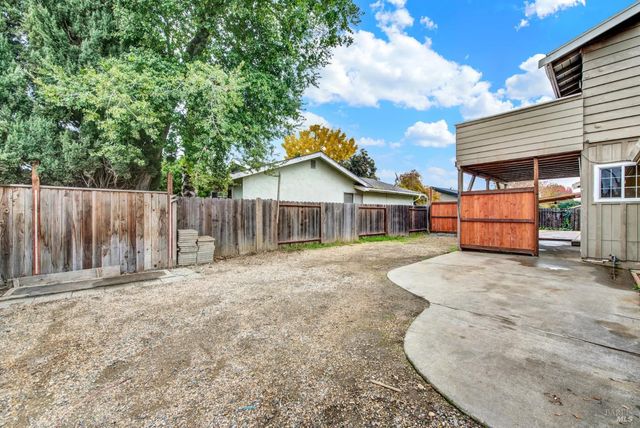 2630 Owens St, Fairfield, CA 94534