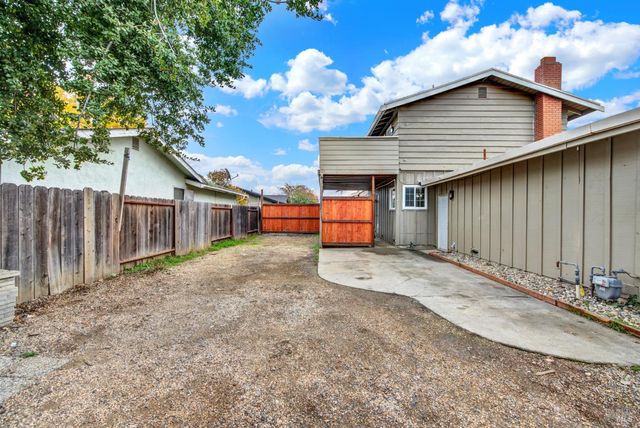 2630 Owens St, Fairfield, CA 94534