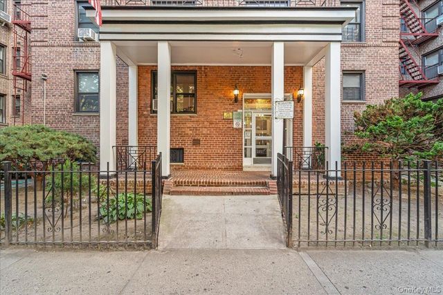 8709 34th Avenue 4J, Jackson Heights, NY 11372