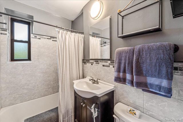 8709 34th Avenue 4J, Jackson Heights, NY 11372