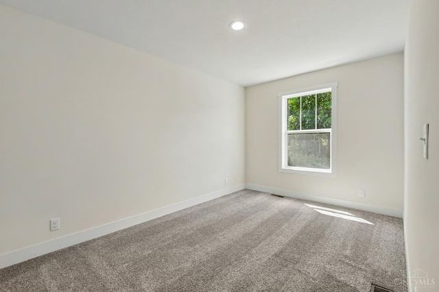 1724 Commissioners Way, Sterling Twp, OH 45154