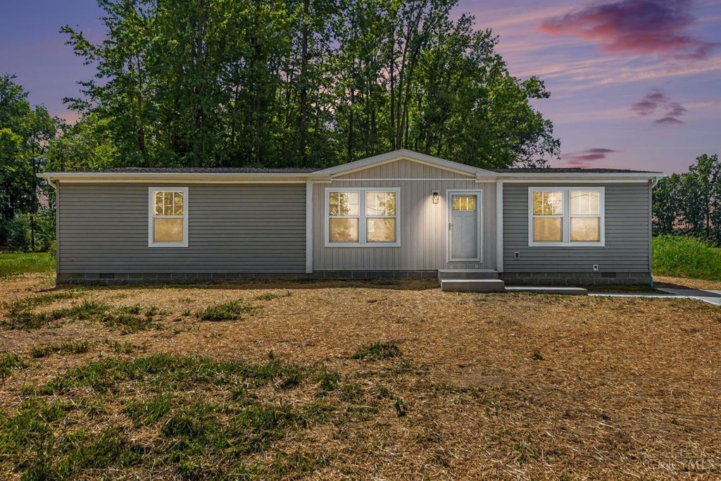 1724 Commissioners Way, Sterling Twp, OH 45154
