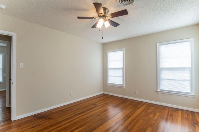 3128 Ray Drive, Haltom City, TX 76117