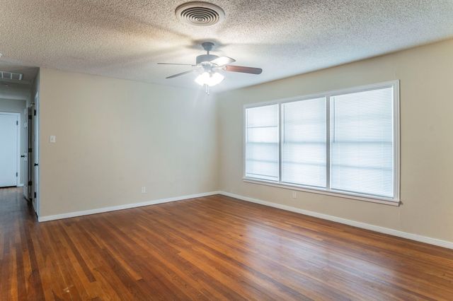 3128 Ray Drive, Haltom City, TX 76117