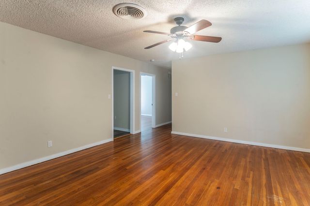 3128 Ray Drive, Haltom City, TX 76117