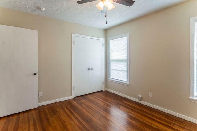 3128 Ray Drive, Haltom City, TX 76117