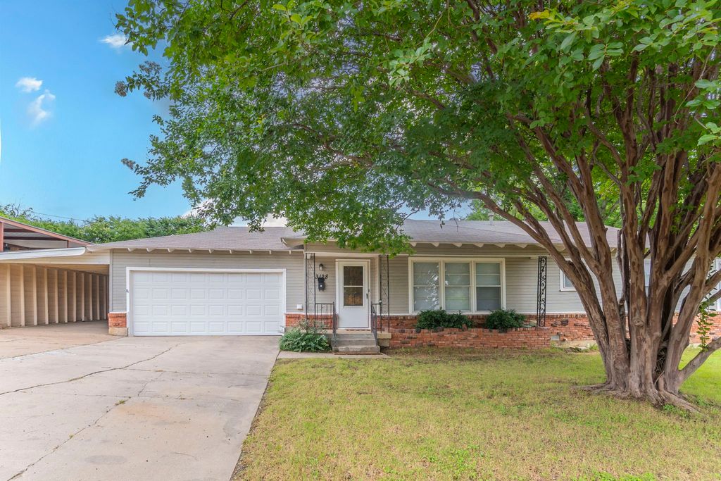 3128 Ray Drive, Haltom City, TX 76117