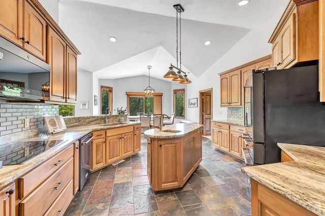 2901 MOOSE CREEK TRAIL, Green Bay, WI 54313