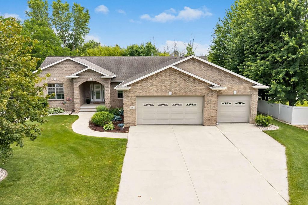 2901 MOOSE CREEK TRAIL, Green Bay, WI 54313