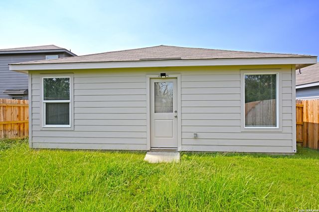 3759 MOON HILL RD, Marion, TX 78124