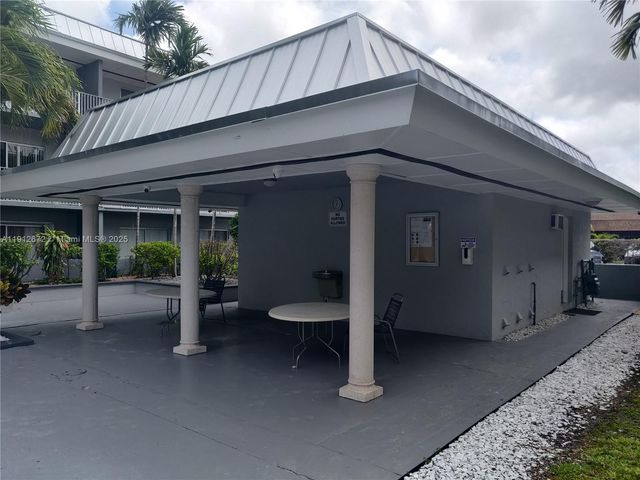 7403 SW 82nd St 112N, Miami, FL 33143