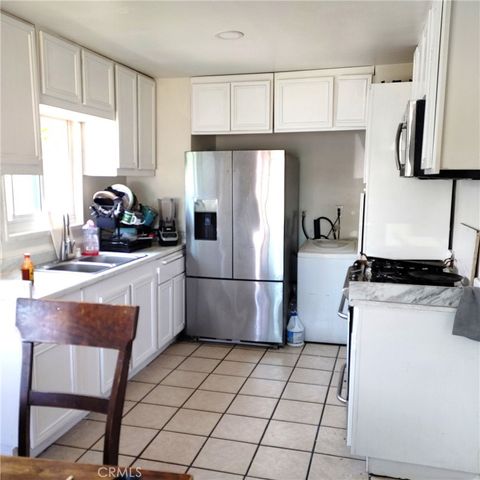 1449 S Park Avenue, Pomona, CA 91766