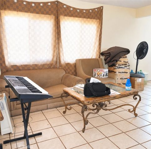 1449 S Park Avenue, Pomona, CA 91766