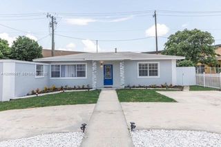 935 NE 164th St, North Miami Beach, FL 33162