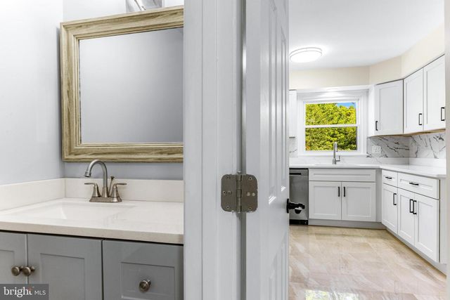 316 WICKERSHAM WAY, Cockeysville, MD 21030