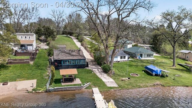 2509 Rubbins Road, Howell, MI 48843