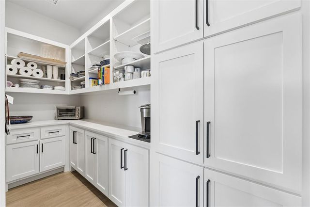 2800 Sandstone Ridge, Edmond, OK 73034