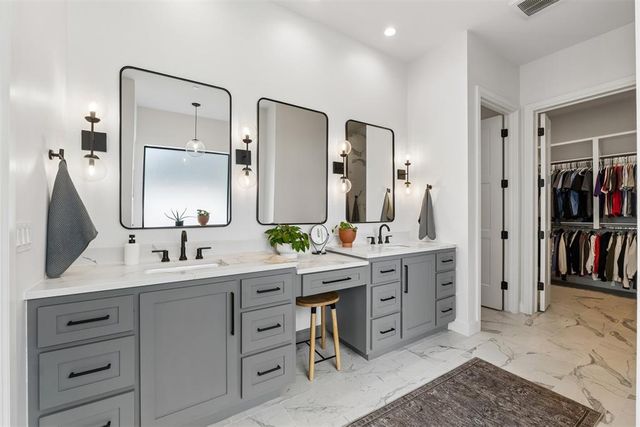 2800 Sandstone Ridge, Edmond, OK 73034