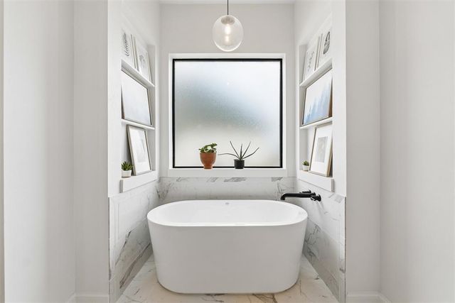 2800 Sandstone Ridge, Edmond, OK 73034