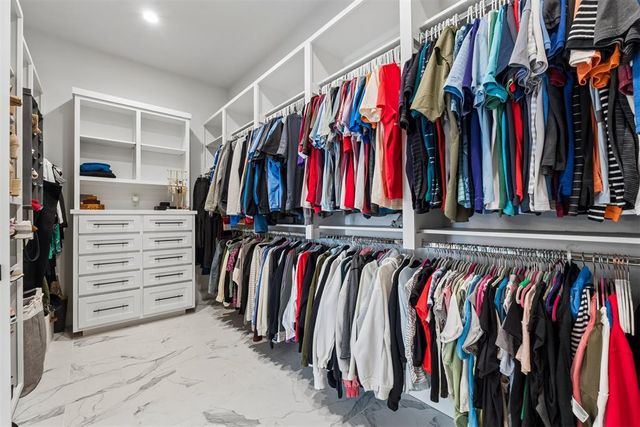 2800 Sandstone Ridge, Edmond, OK 73034