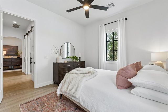 2800 Sandstone Ridge, Edmond, OK 73034