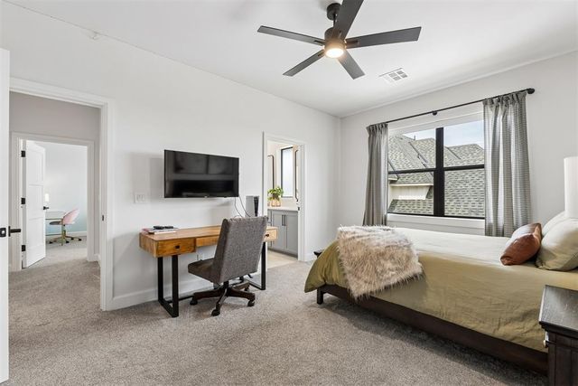 2800 Sandstone Ridge, Edmond, OK 73034