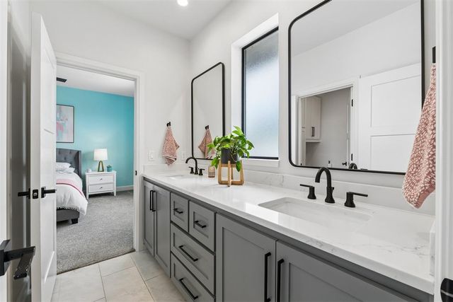 2800 Sandstone Ridge, Edmond, OK 73034