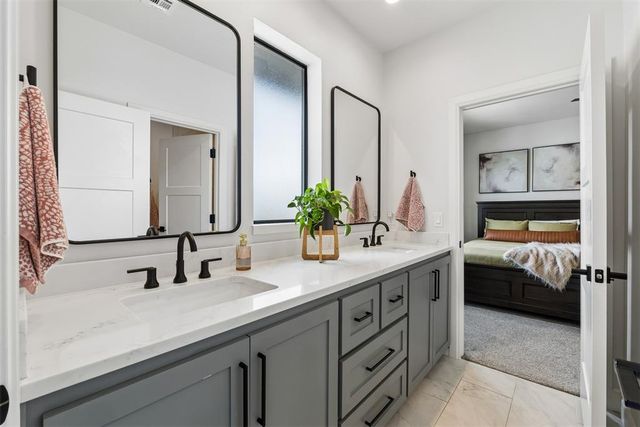 2800 Sandstone Ridge, Edmond, OK 73034