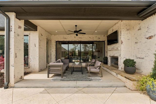 2800 Sandstone Ridge, Edmond, OK 73034