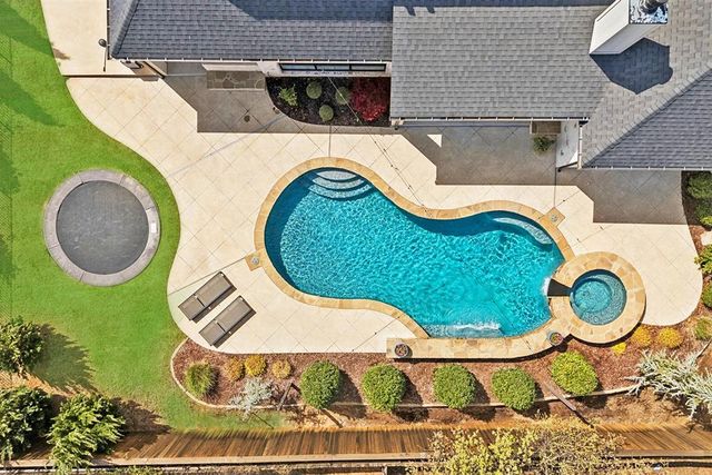 2800 Sandstone Ridge, Edmond, OK 73034