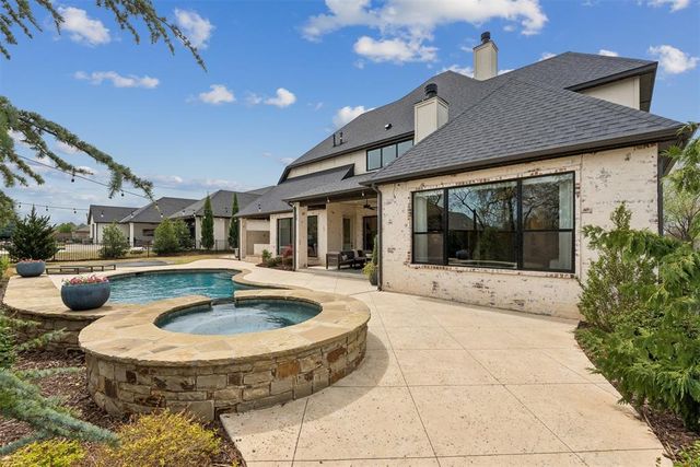 2800 Sandstone Ridge, Edmond, OK 73034