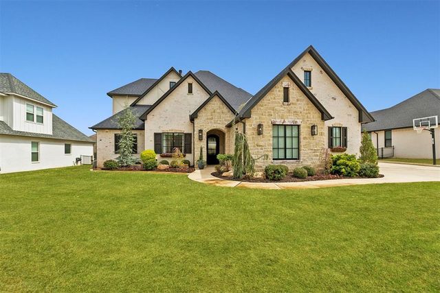 2800 Sandstone Ridge, Edmond, OK 73034