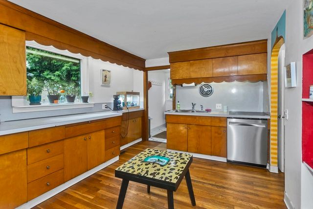 21 Winthrop Street, Northampton, MA 01060