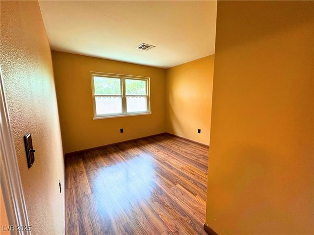 7504 Grenfell Drive, Las Vegas, NV 89129