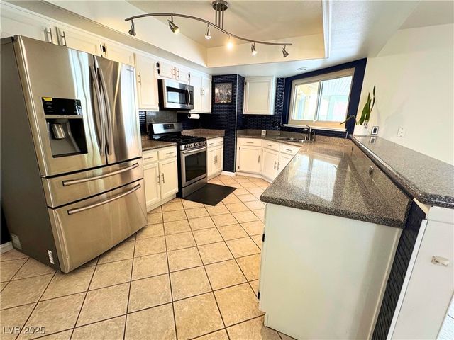 7504 Grenfell Drive, Las Vegas, NV 89129