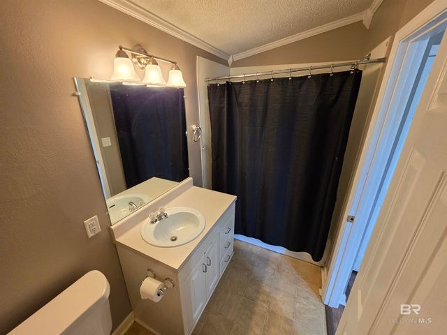 33163 Gilley Road, Lillian, AL 36549