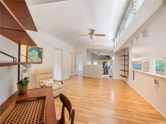 111 Polihale Place, Honolulu, HI 96825