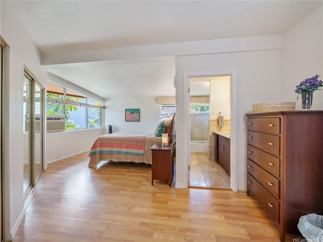 111 Polihale Place, Honolulu, HI 96825