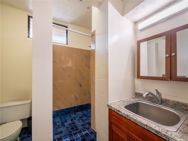 111 Polihale Place, Honolulu, HI 96825