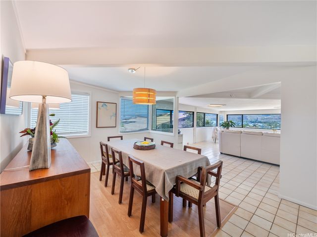 111 Polihale Place, Honolulu, HI 96825