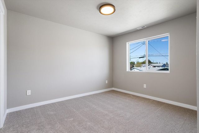 923 E Everett Ave, Spokane, WA 99212