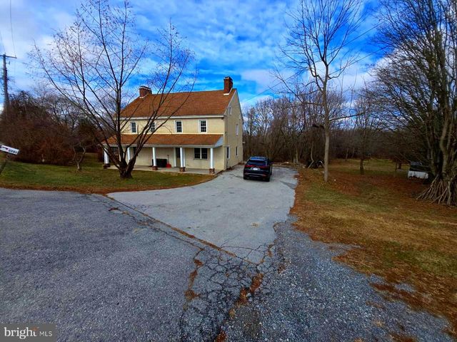 2281 HORSESHOE PIKE, Honey Brook, PA 19344