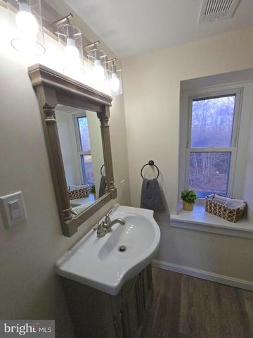 2281 HORSESHOE PIKE, Honey Brook, PA 19344