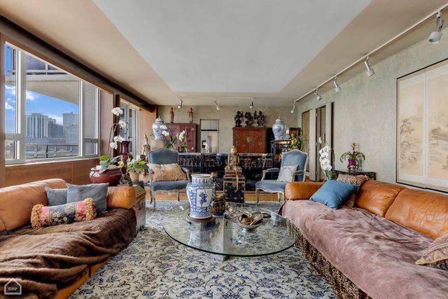 1300 N Lake Shore Drive 8BC, Chicago, IL 60610