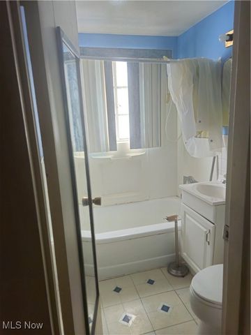 470 Kenwood Drive D, Euclid, OH 44123