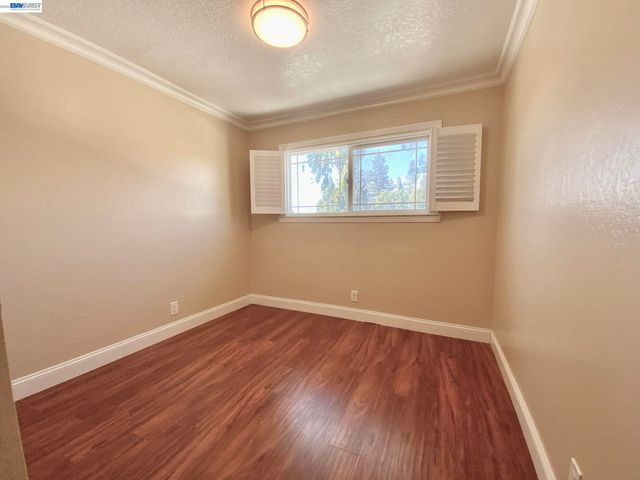 92 Hemlock Ln, Milpitas, CA 95035