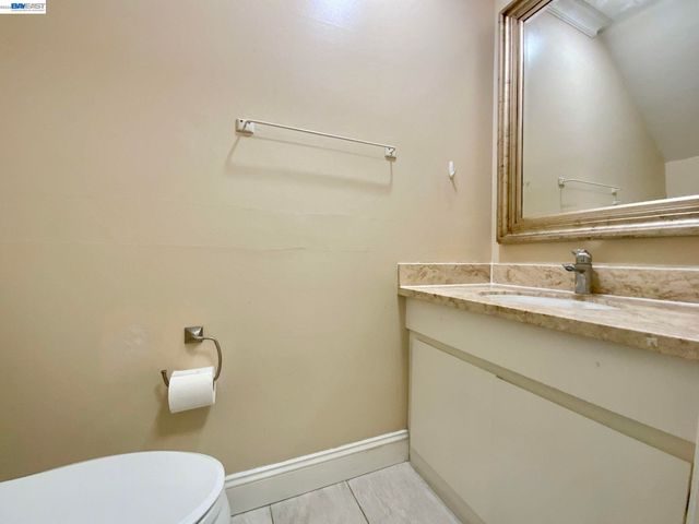 92 Hemlock Ln, Milpitas, CA 95035