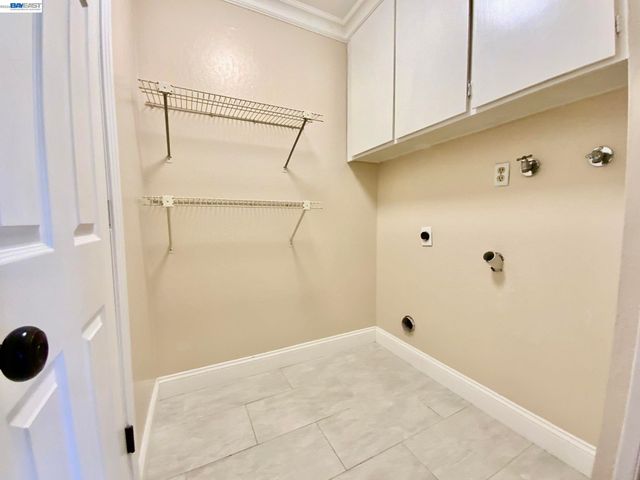 92 Hemlock Ln, Milpitas, CA 95035